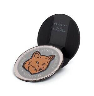 メゾン キツネ×ケースティファイのスマホケース、ステッカー風の“座禅を組む”フォックスなど｜写真7