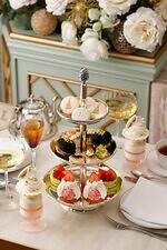 ラデュレ 日比谷店「クリスマス アフタヌーンティー」ツリー柄マカロン＆苺のサントノレなど｜写真4