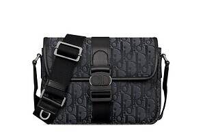 「ディオール トレック」ナイロン素材の“ディオール オブリーク”を用いた実用的メンズバッグ