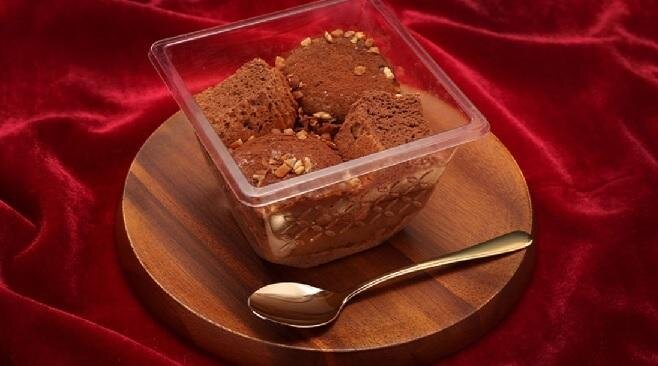 「トップス監修 チョコレートクリームシフォン」397円