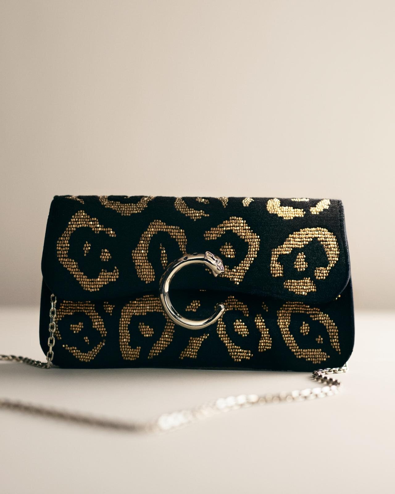 カルティエ“パンテールの斑点”ビーズ刺繍のミニチェーンバッグ、ラメ糸で爪を描くバッグも｜写真13