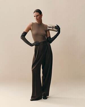 カルティエ“パンテールの斑点”ビーズ刺繍のミニチェーンバッグ、ラメ糸で爪を描くバッグも｜写真4