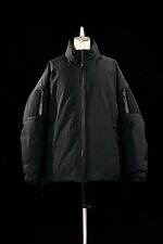 コム デ ギャルソン・オム × ゴールドウインのダウンジャケット、悪天候でもあたたかく快適な着心地｜写真5