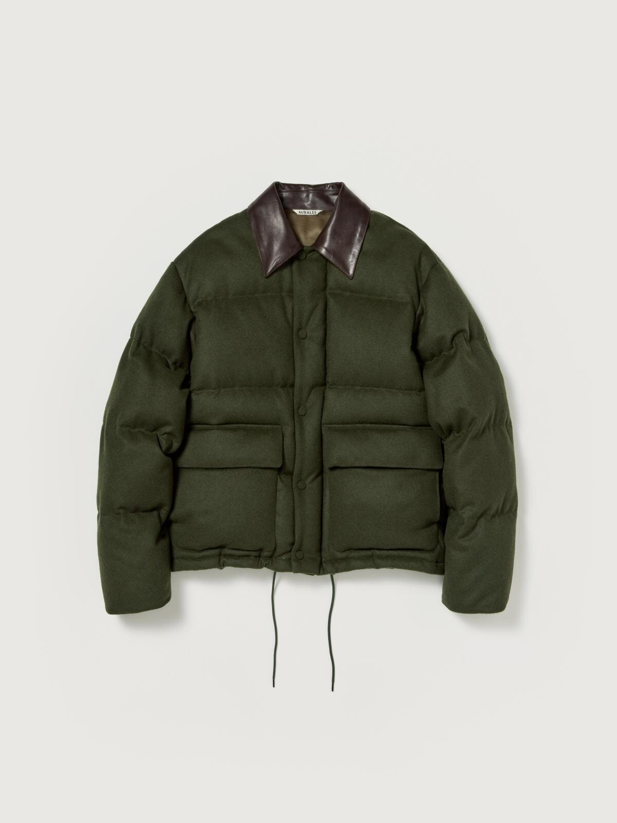 オーラリー25年秋冬メンズアウター、“翡翠カラー”のダウンジャケット＆ダブル仕立てのチェスターコート｜写真8