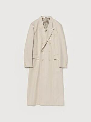 オーラリー25年秋冬ウィメンズアウター、柔らかウールのステンカラーコート＆新色ダウンジャケット｜写真3