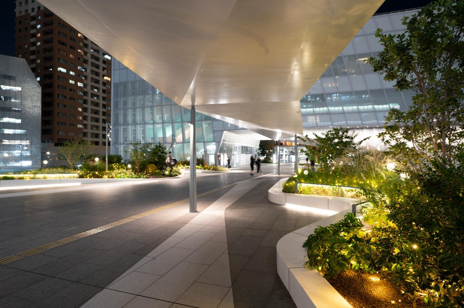 虎ノ門ヒルズのクリスマス、生木が織りなす森インスタレーション＆限定ケーキやギフトも｜写真2