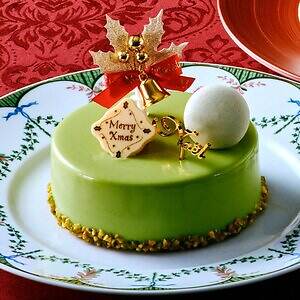 ホテルオークラ京都の25年クリスマスケーキ、濃厚ブッシュ・ド・ノエルやピスタチオ×苺のムースケーキ｜写真3