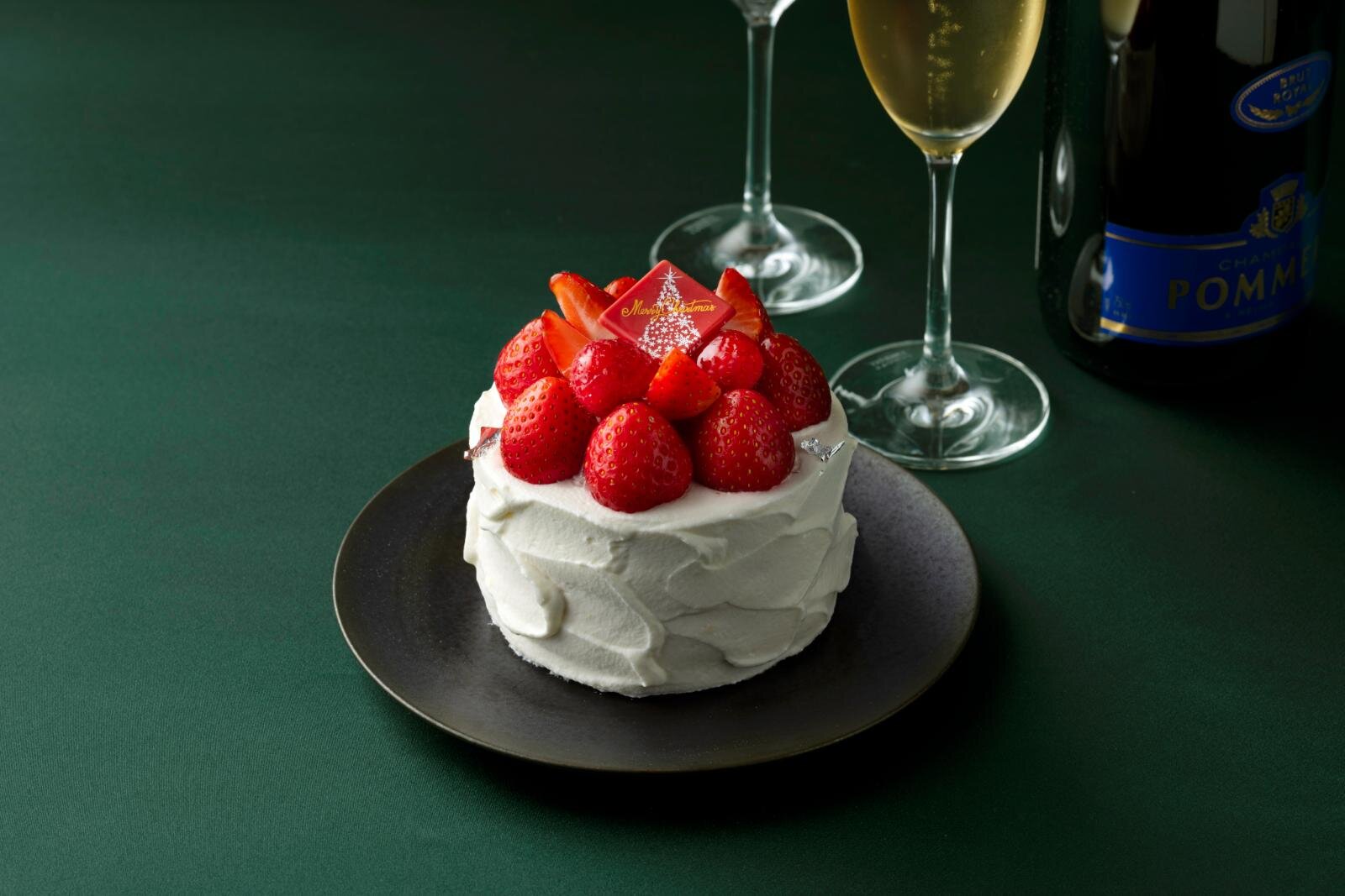 東京ステーションホテルが贈る“王道”クリスマスケーキ、国産いちご30粒の上品ショートケーキ｜写真3