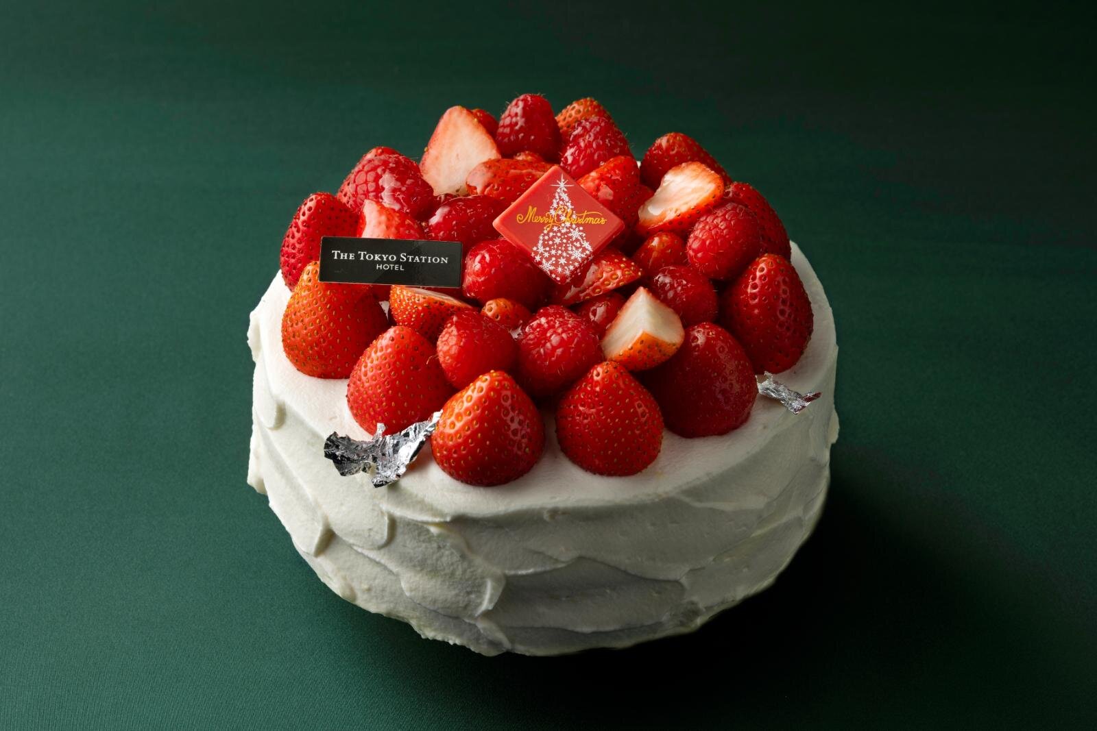 東京ステーションホテルが贈る“王道”クリスマスケーキ、国産いちご30粒の上品ショートケーキ