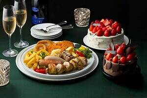 東京ステーションホテルが贈る“王道”クリスマスケーキ、国産いちご30粒の上品ショートケーキ｜写真4