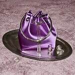 ジミー チュウ“まるで宝石”クリスタル付きサテンパンプス＆バッグ、花型ジュエリーも｜写真16