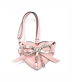 ジミー チュウ“まるで宝石”クリスタル付きサテンパンプス＆バッグ、花型ジュエリーも｜写真14