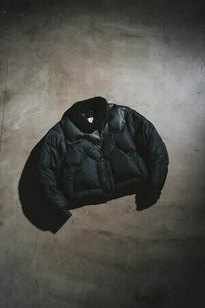 ワイルドサイド ヨウジヤマモト“黒デニム”ダウンジャケット、ロッキーマウンテンフェザーベッドとコラボ｜写真9