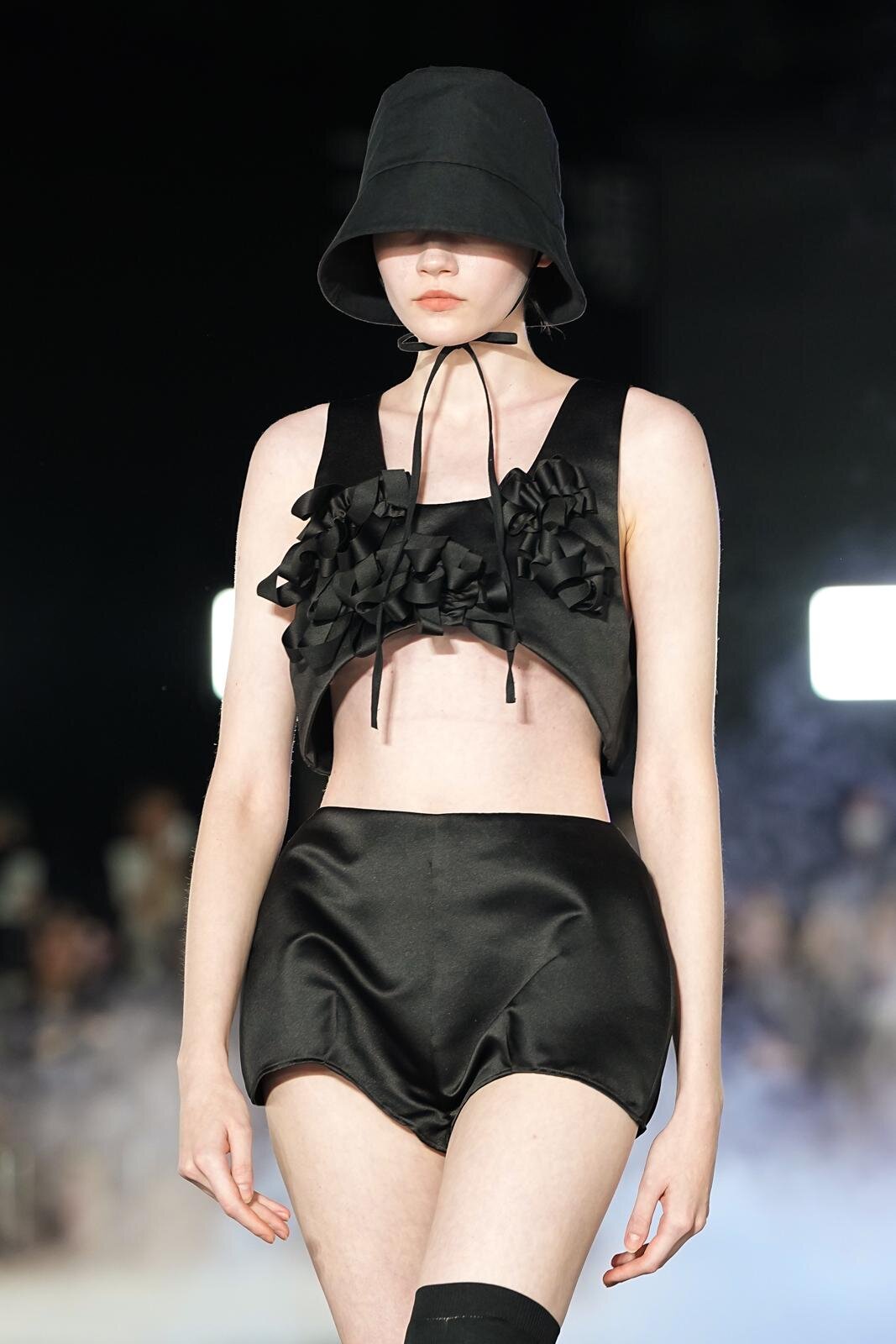 エンフォルド(ENFÖLD) 2026年春夏ウィメンズコレクション  - 写真2