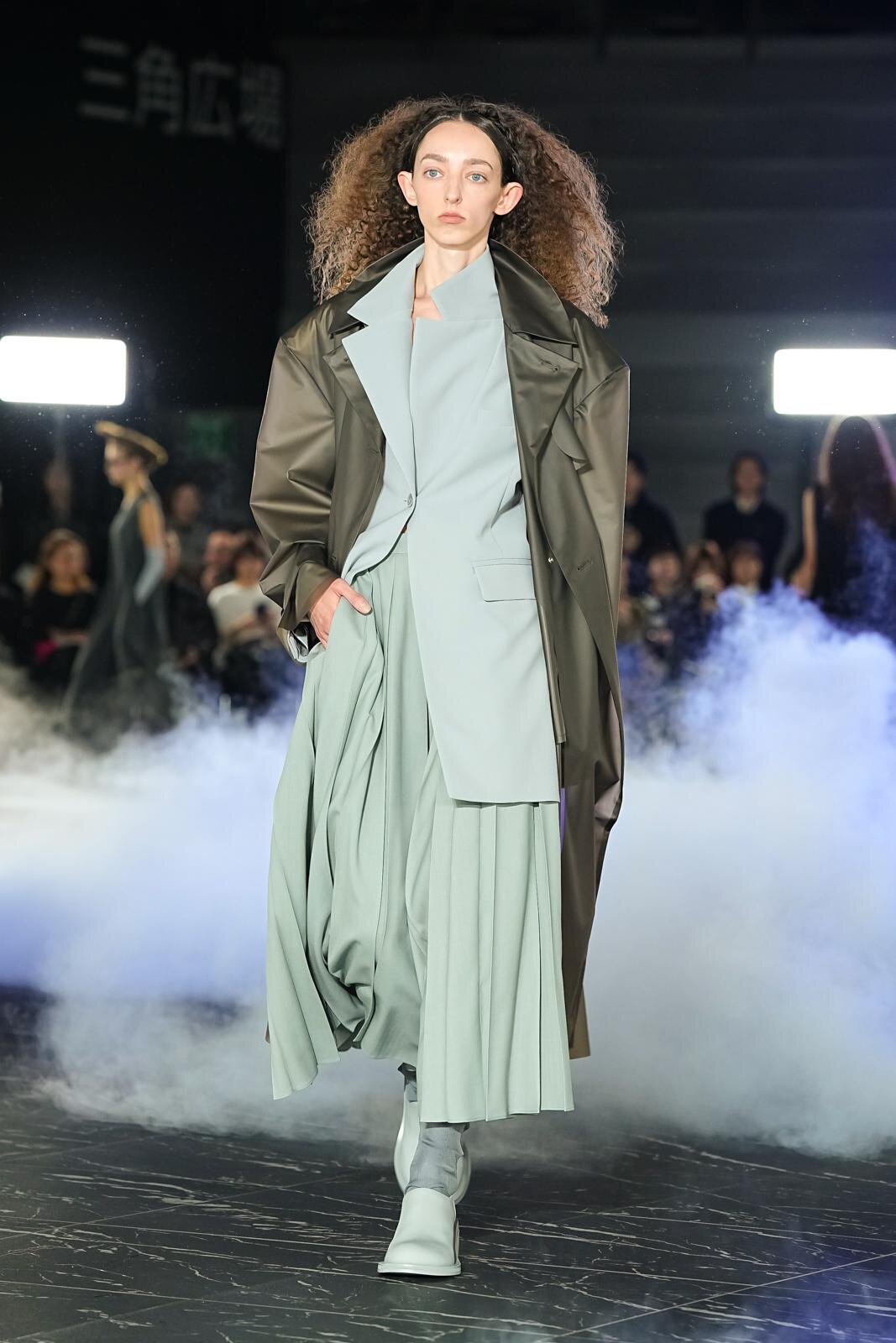 エンフォルド 2026年春夏｜ ステンカラーコート