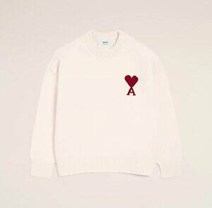 アミ パリス“パステルブルー＆ピンク”のハートロゴ入りマフラー、ふんわりアルパカニットも｜写真8