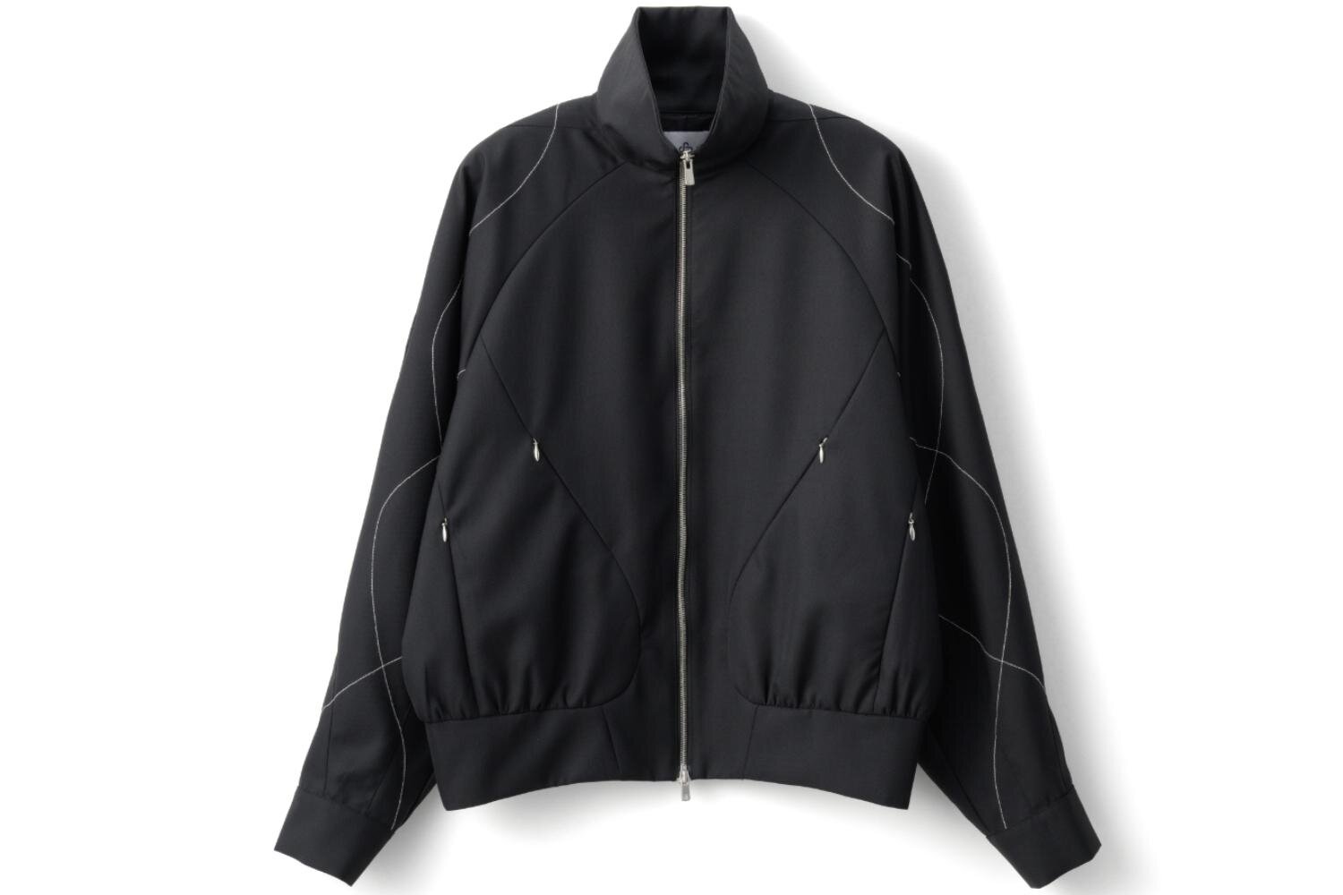 OAOがワードローブコレクションを始動、人気シューズ「サンライト」着想のトラックスーツ＆シャツ