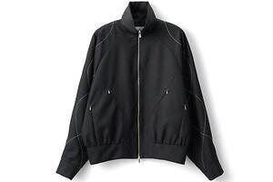 OAOがワードローブコレクションを始動、人気シューズ「サンライト」着想のトラックスーツ＆シャツ