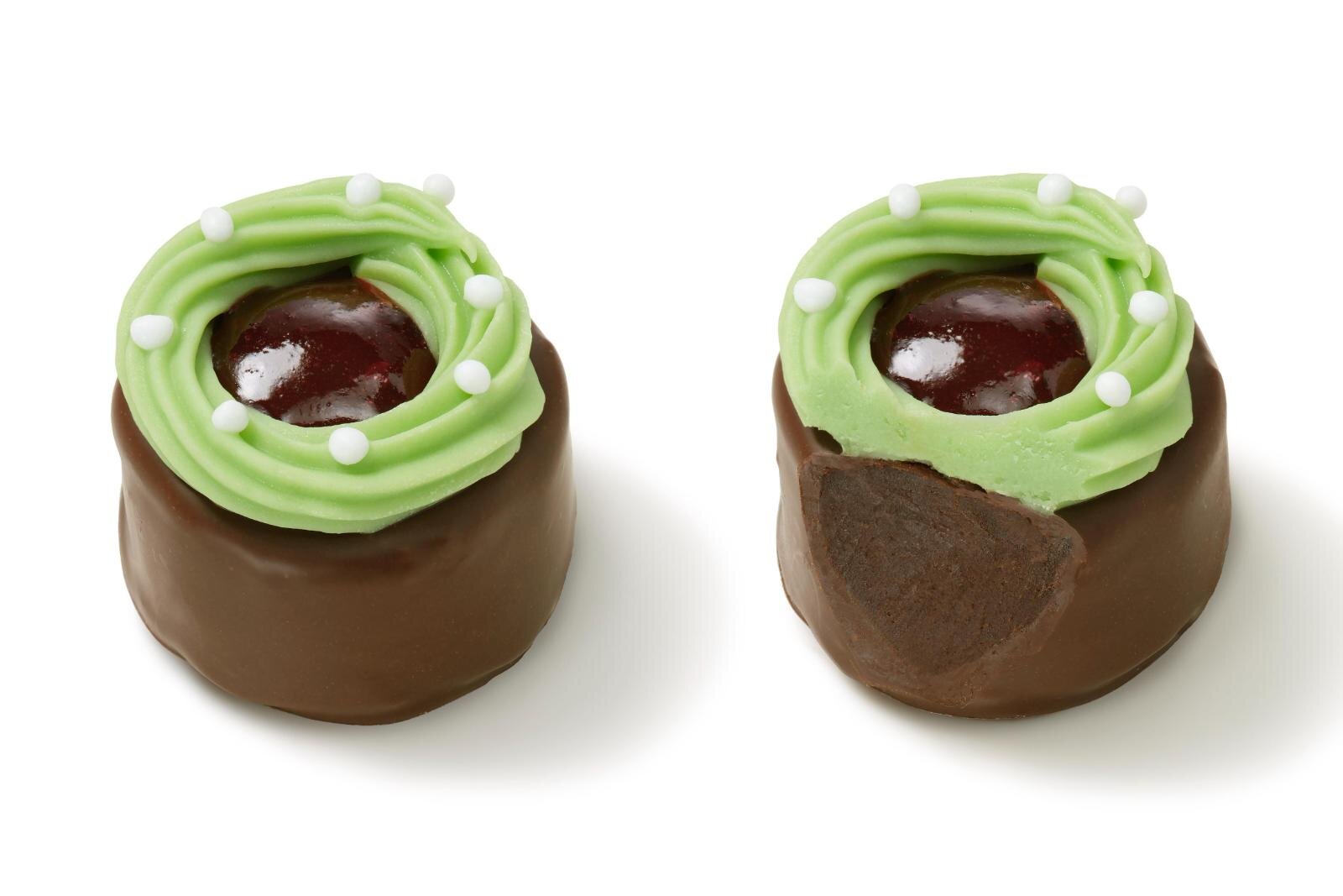 「クリスマスフランボワーズ」1個 432円 ※青山通り店のみで販売