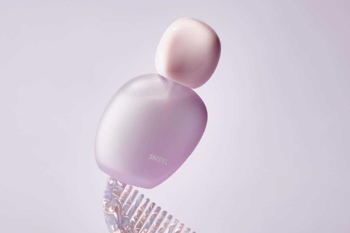 ボディミスト/ヘアミスト｜スナイデル ビューティの“モテ香水”がヘアミストに、ふわっと香るフローラル＆つるんとツヤサラ髪へ