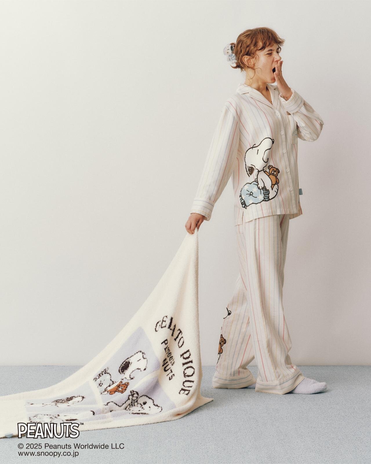 ジェラート ピケ「ピーナッツ」ルームウェア、“おやすみ前”スヌーピーを描くパジャマやスウェット｜写真17