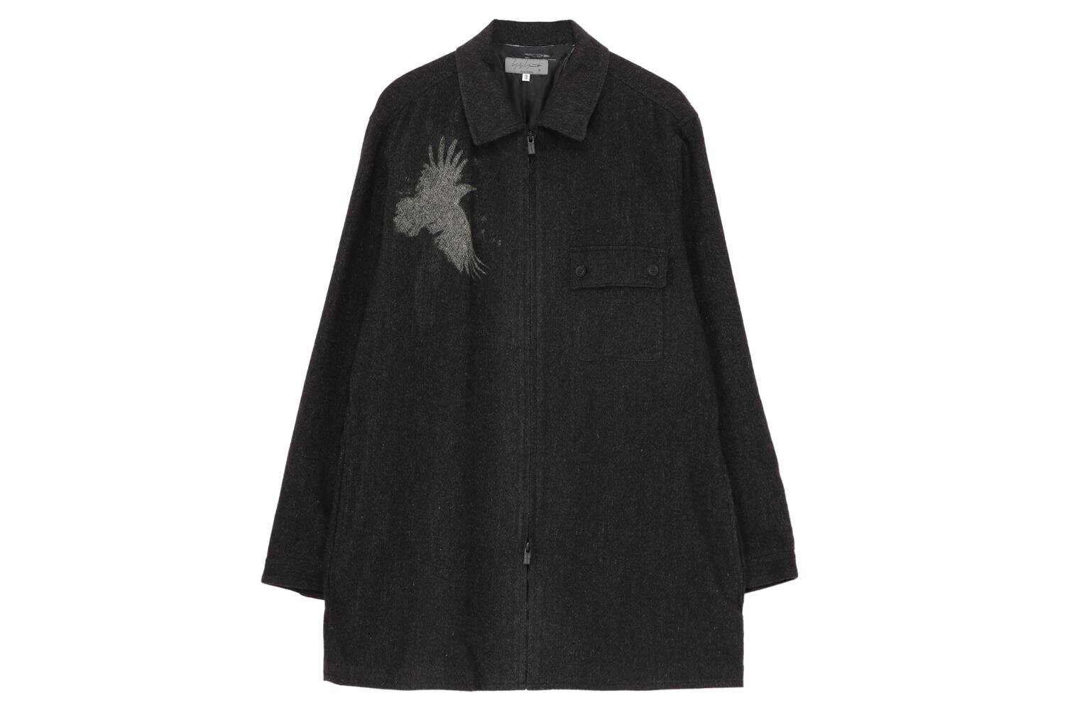 ヨウジヤマモト“翼を広げるカラス”プリントのウールコート&手描きデッサンの刺繍ジャケット