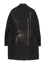 ヨウジヤマモト“翼を広げるカラス”プリントのウールコート＆手描きデッサンの刺繍ジャケット｜写真9