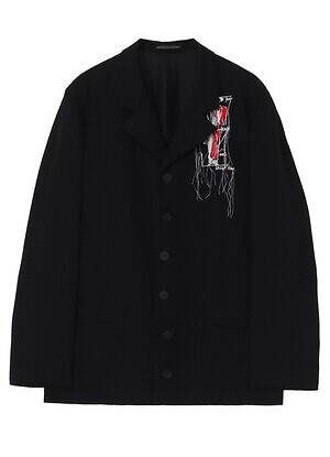 ヨウジヤマモト“翼を広げるカラス”プリントのウールコート＆手描きデッサンの刺繍ジャケット｜写真15