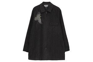 ヨウジヤマモト“翼を広げるカラス”プリントのウールコート＆手描きデッサンの刺繍ジャケット