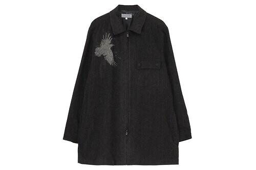 ヨウジヤマモト“翼を広げるカラス”プリントのウールコート＆手描きデッサンの刺繍ジャケット