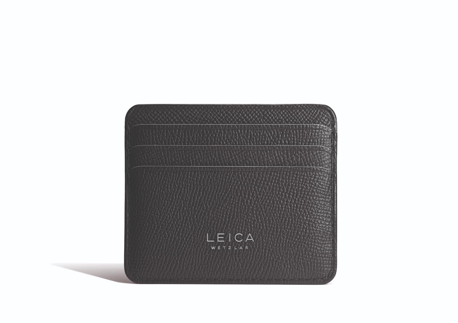 ライカのロゴ入りレザーグッズ - ブラックの牛革製財布＆ラゲッジタグ、フィルムホルダー｜写真7
