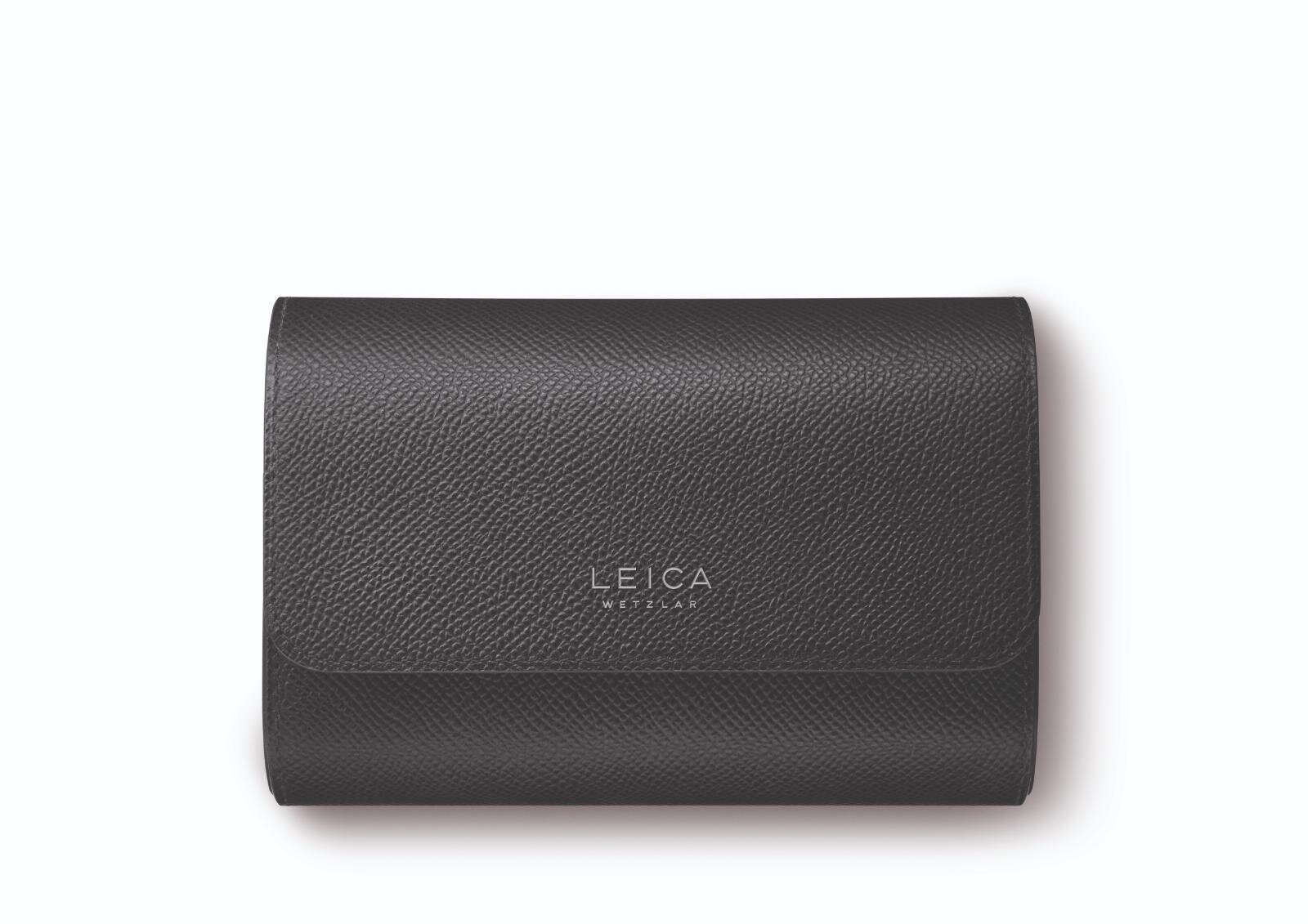 ライカのロゴ入りレザーグッズ - ブラックの牛革製財布＆ラゲッジタグ、フィルムホルダー｜写真10