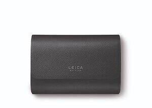 ライカのロゴ入りレザーグッズ - ブラックの牛革製財布＆ラゲッジタグ、フィルムホルダー｜写真10