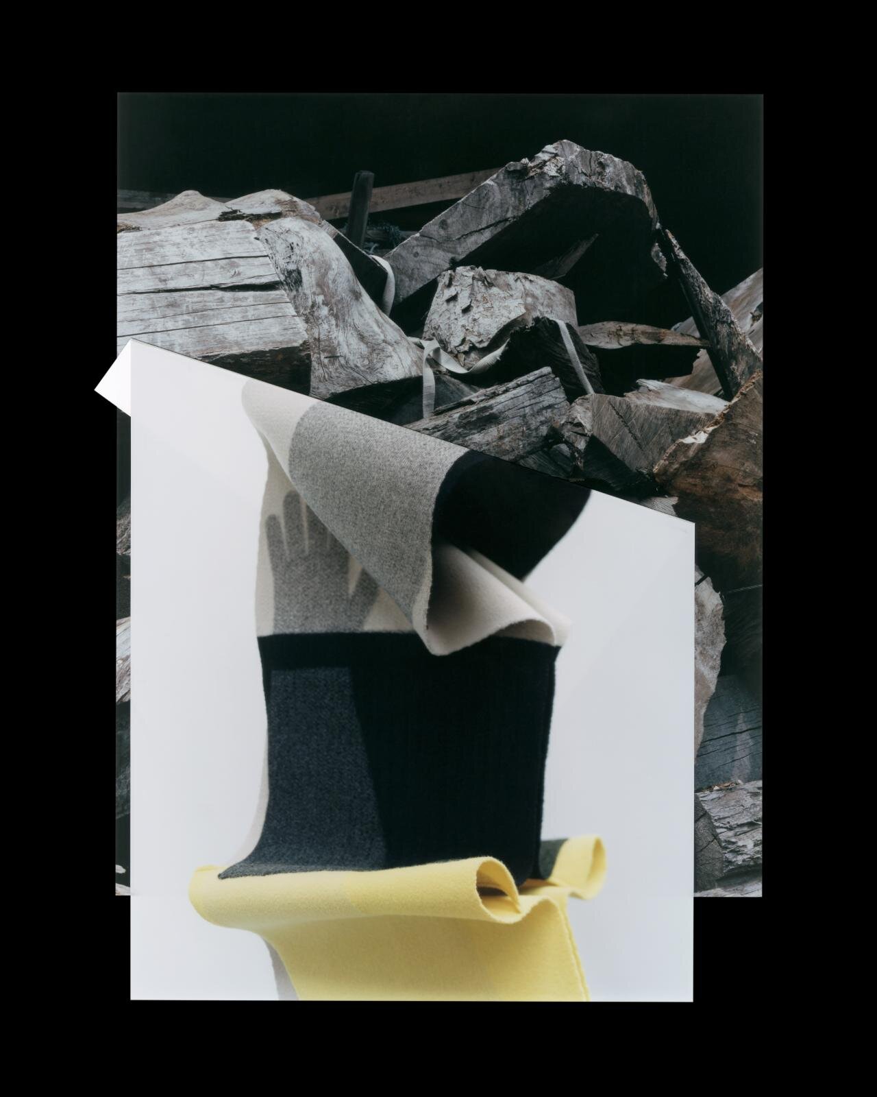 イッセイ ミヤケ“袖だけで構成”したニットウェア、ワンピースやアシンメトリーパンツ｜写真4