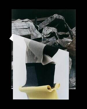 イッセイ ミヤケ“袖だけで構成”したニットウェア、ワンピースやアシンメトリーパンツ｜写真4