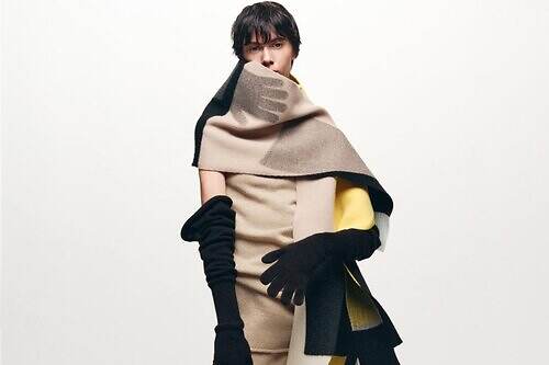 イッセイ ミヤケ“袖だけで構成”したニットウェア、ワンピースやアシンメトリーパンツ