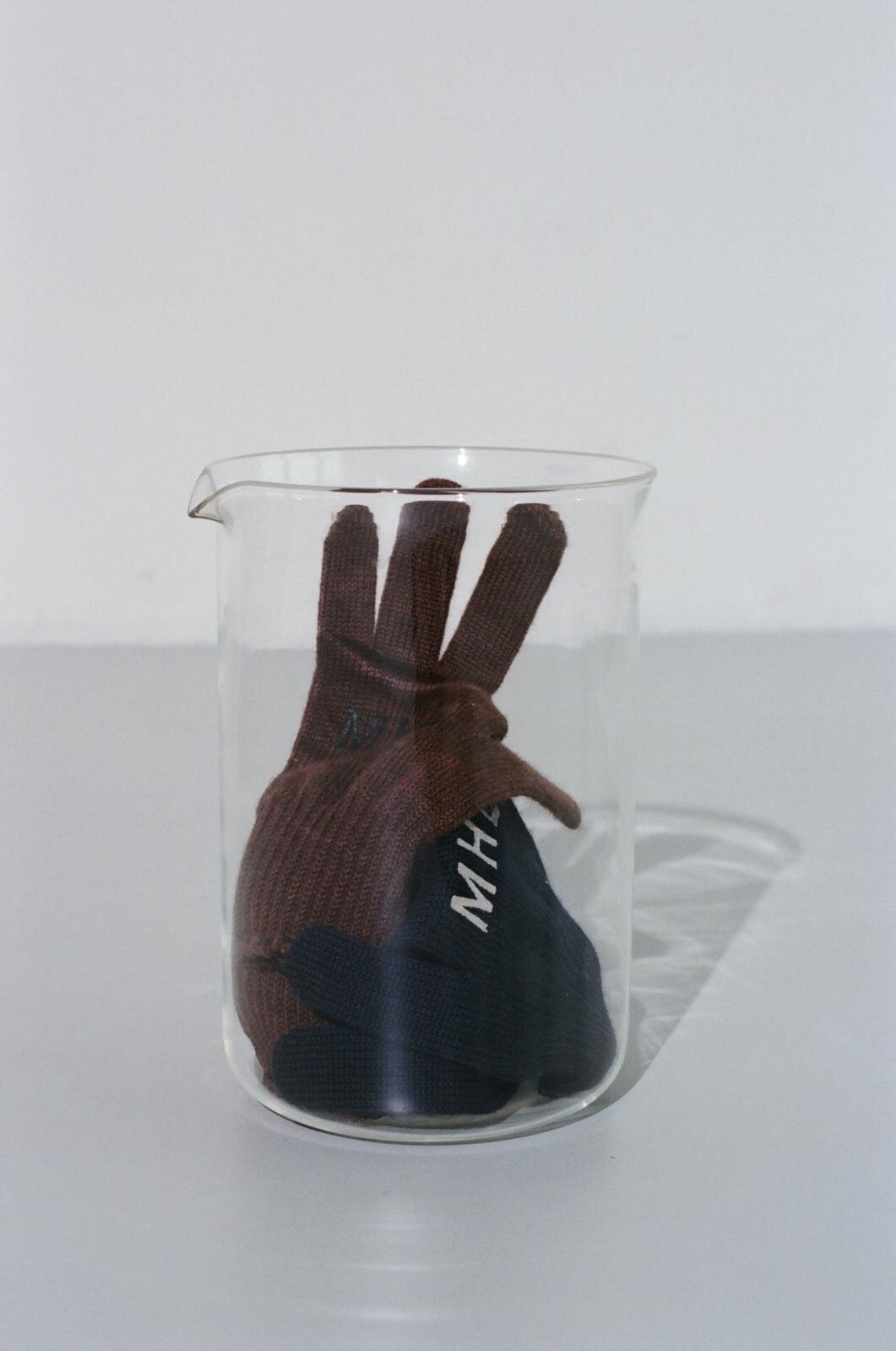 テンベア×MHL.“経年変化を楽しむ”キャンバスバッグ、2WAYショルダートートなど｜写真6