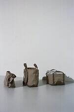 テンベア×MHL.“経年変化を楽しむ”キャンバスバッグ、2WAYショルダートートなど｜写真1