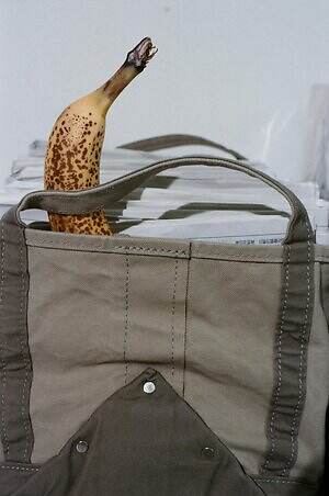 テンベア×MHL.“経年変化を楽しむ”キャンバスバッグ、2WAYショルダートートなど｜写真5