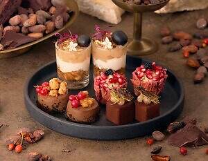 チョコレート尽くしのアフタヌーンティーが銀座で、”とろり”とチョコクリーム溢れるフレンチトースト｜写真2