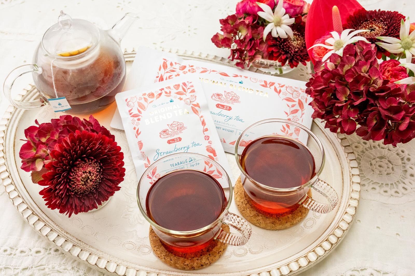 「ストロベリーティー～福岡県産 あまおうのブレンド～」ティーバッグ(3個入) 594円、(8個入) 1,296円