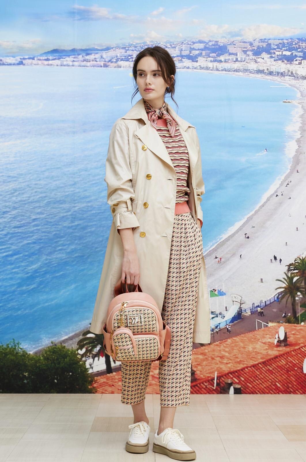 ユキ トリヰ 2026年春夏｜female トレンチコート