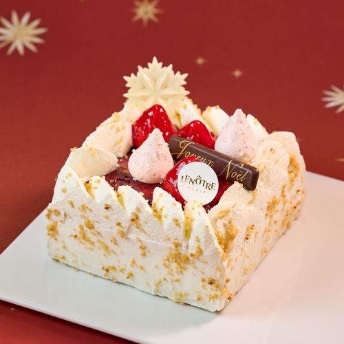 「シュッス・ドゥ・ノエル・ルノートル」5,940円(横12cm×縦12cm×高さ7cm)※3～4名用。