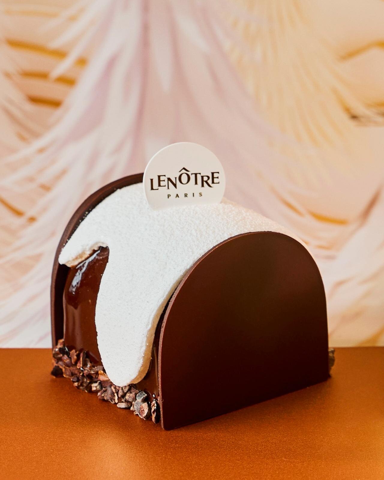 ルノートル25年クリスマスケーキ、“まるで花束”真っ赤なチョコムース＆苺煌めくレアチーズケーキ｜写真2