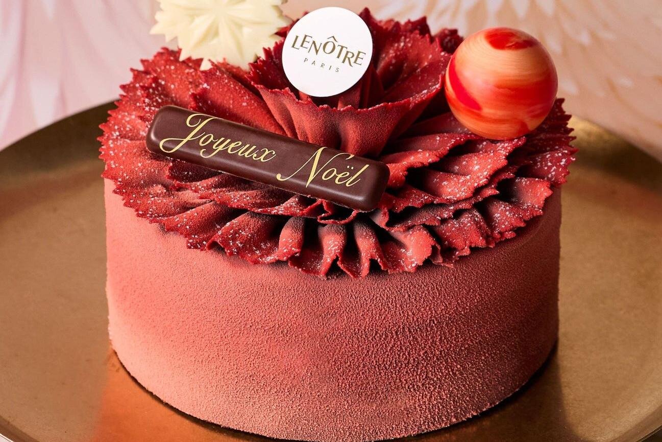 ルノートル25年クリスマスケーキ、“まるで花束”真っ赤なチョコムース＆苺煌めくレアチーズケーキ