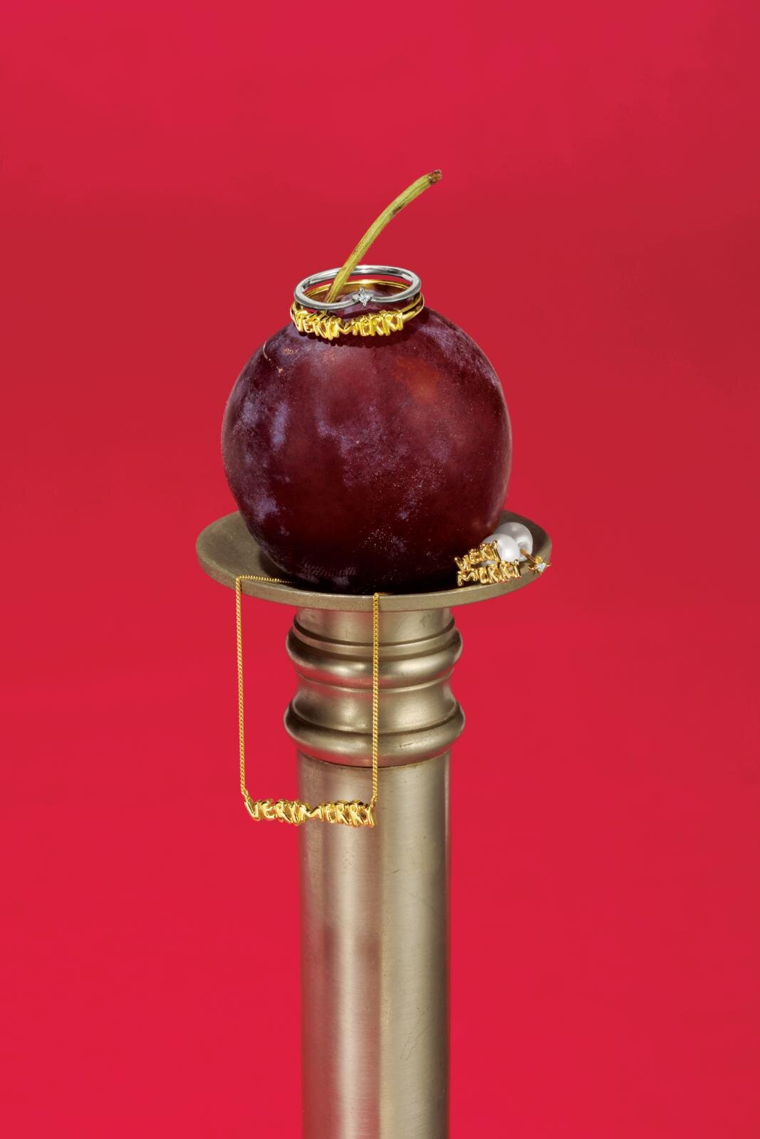 「ベリーメリー」リング/ ピアス/ ネックレス 18,700円～24,200円 ※2025年11月1日(土)～12月26日(金) 期間数量限定販売