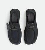 ボッテガ・ヴェネタからハート型レザーチャーム付きのスクエアトゥシューズ｜写真4