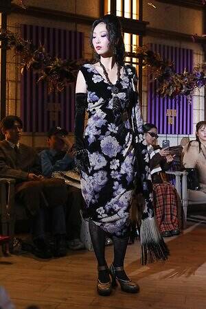 アナ スイ(ANNA SUI) 2025-26年秋冬ウィメンズコレクション  - 写真13