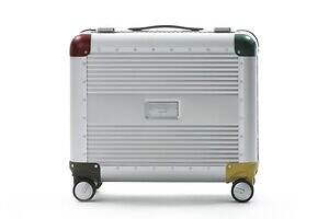 ポール・スミス“カラフルコーナー”のアルミニウムスーツケース、韓国発ロウローとコラボ