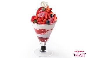 タカノフルーツパーラー「3種ベリーのパフェ」苺・ラズベリー・ブルーペリーの甘酸っぱい限定パフェ